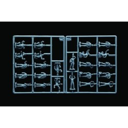 1246 - Nato Pilots And Ground Crew       C