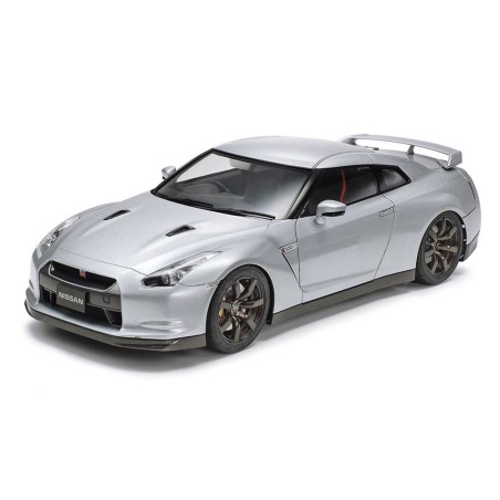 24300 - Nissan GT-R 07