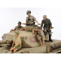 25208 - 1/35 Panzerkampfwagen IV Ausf.F & Motorcycle Set "North Africa"