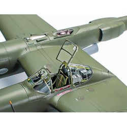 61120 - 1/48 P-38 F/G Lightning
