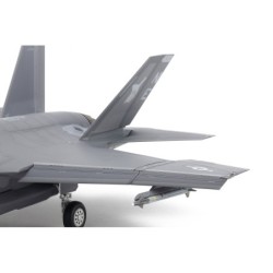 61127 - 1/48 F-35C Lightning II