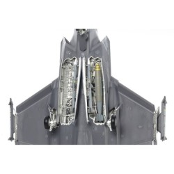 61127 - 1/48 F-35C Lightning II