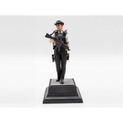 ICM16009 - British Police Female Officer 1:16 Figure