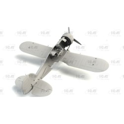 ICM32045 - Gloster Sea Gladiator Mk.II with 3 Royal Navy Pilot Figures