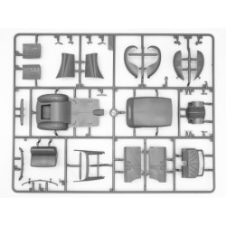 ICM35471 - Admiral Cabriolet, WWII German Staff Car with 4 Figures