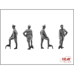 ICM35471 - Admiral Cabriolet, WWII German Staff Car with 4 Figures