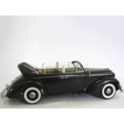 ICM35471 - Admiral Cabriolet, WWII German Staff Car with 4 Figures