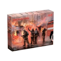ICM35623 - Soviet Firemen (1980s) 4 Figures & Accessories