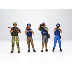 ICM35751 - Journalists In War with 4 Figures