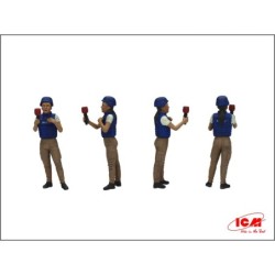 ICM35751 - Journalists In War with 4 Figures