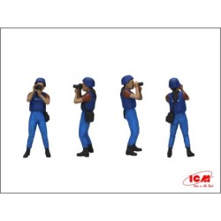 ICM35751 - Journalists In War with 4 Figures