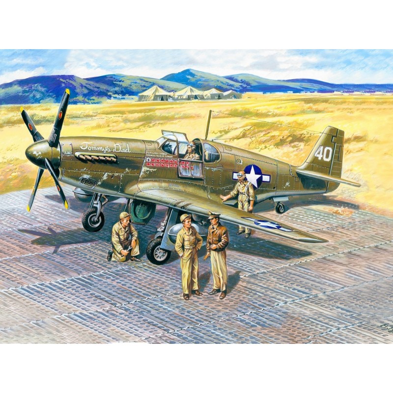 ICM48125 - Mustang P-51B with USAAF Pilots & Ground Personnel (5 Figures)