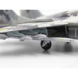 ICM72143 - Radar Hunter, MiG-29 '9-13' Ukrainian Fighter with HARM Missiles