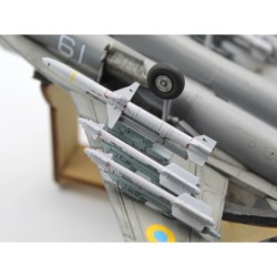 ICM72143 - Radar Hunter, MiG-29 '9-13' Ukrainian Fighter with HARM Missiles