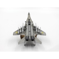 ICM72143 - Radar Hunter, MiG-29 '9-13' Ukrainian Fighter with HARM Missiles