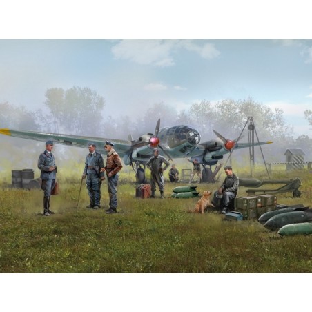ICMDS4805 - Airfield of the Luftwaffe Bomber Group (He 111H-3, Luftwaffe Ground Personnel, Airfield Equipment)