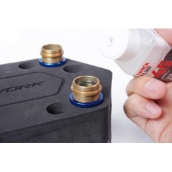 KOS13028 - Foam Car Maintenance Stand H90 206x110mm (Off-Road1:8) Koswork