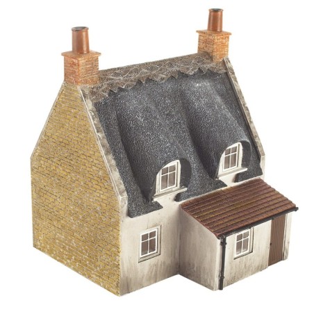 44-122 - Thatched Cottage - Honey Stone & Red Door