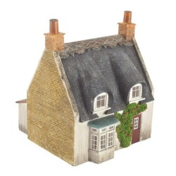 44-122 - Thatched Cottage - Honey Stone & Red Door